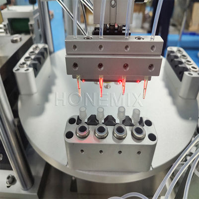 Eenmalige plastic ampullen vul- en afdichtmachine in de farmaceutische industrie