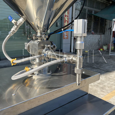 Cosmetische verwarmde balsemvulmachine semi-automatische verticale vulmachine