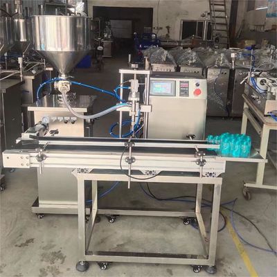 Verticale semi-automatische machine voor het vullen van shampooflessen met vervoerband