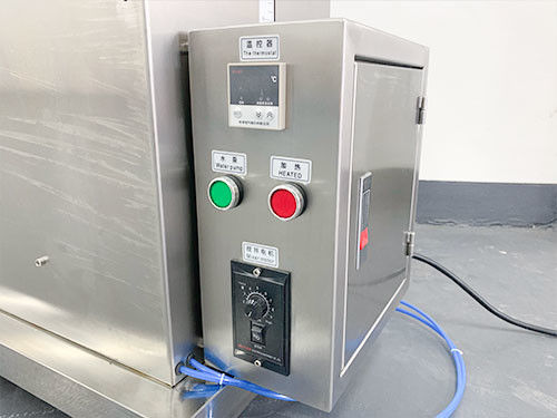 Verwarmde vulmachine voor het vullen van cosmetische wassen, flessen met room, flessen met mixer