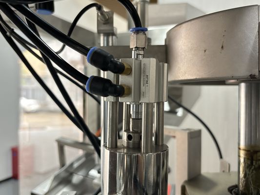 Automatische verticale aluminiumbuis-vouwmachine voor het vullen van handcrème