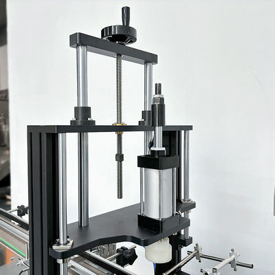 Automatische dekselmachine Ronde flesdekselverzegelmachine